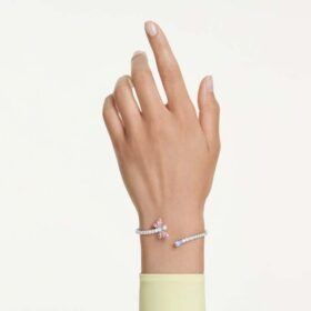Bransoletka Ariana Grande X Swarovski z różnymi szlifami, motywem ważki, wielokolorowa, pokryta rodem Bransoletka Ariana Grande X Swarovski z różnymi szlifami, motywem ważki, wielokolorowa, pokryta rodem