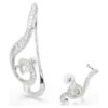 Kolczyki na klipsie Ariana Grande X Swarovski – asymetryczny wzór, kryształowa perła, szlif bagietkowy, białe, pokryte rodem Kolczyki na klipsie Ariana Grande X Swarovski – asymetryczny wzór, kryształowa perła, szlif bagietkowy, białe, pokryte rodem