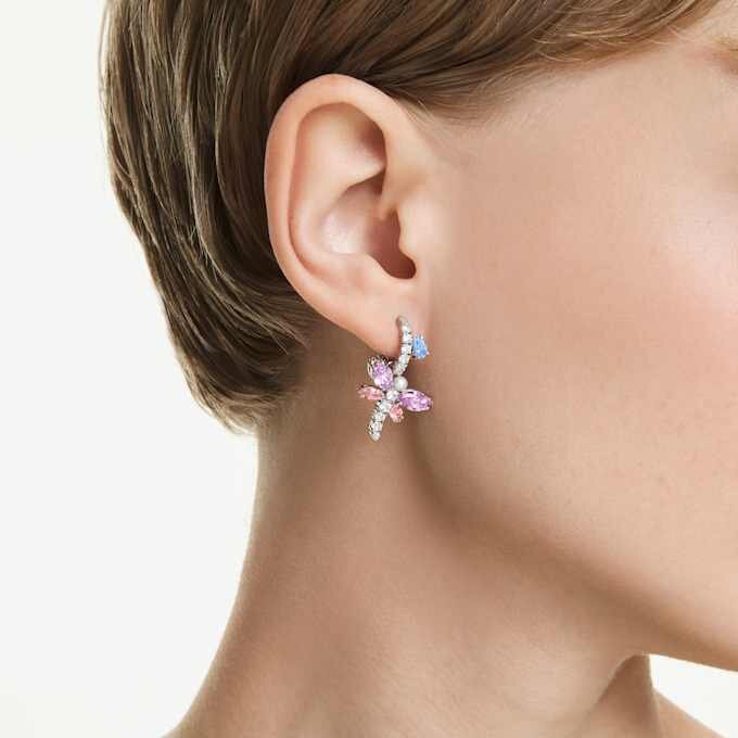 Kolczyki wiszące Ariana Grande X Swarovski o mieszanych szlifach, w kształcie ważki, wielokolorowe, pokryte rodem Kolczyki wiszące Ariana Grande X Swarovski o mieszanych szlifach, w kształcie ważki, wielokolorowe, pokryte rodem