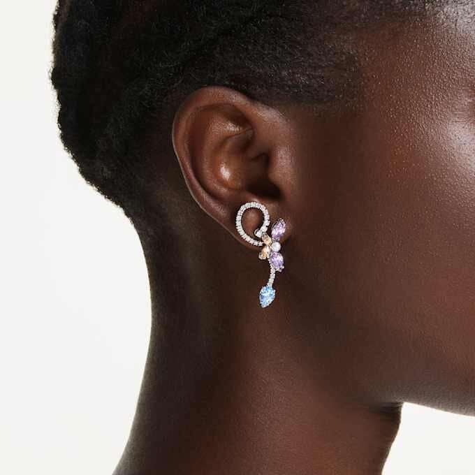 Kolczyki wiszące Ariana Grande X Swarovski z nakładką na ucho, o różnorodnych szlifach, w kształcie ważki i kwiatu, wielokolorowe, pokryte rodem Kolczyki wiszące Ariana Grande X Swarovski z nakładką na ucho, o różnorodnych szlifach, w kształcie ważki i kwiatu, wielokolorowe, pokryte rodem