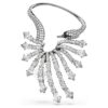 Kolekcja „The Vienna Collection” – kolczyk typu ear cuff „Swan”, biały, pokryty rutenem Kolekcja „The Vienna Collection” – kolczyk typu ear cuff „Swan”, biały, pokryty rutenem