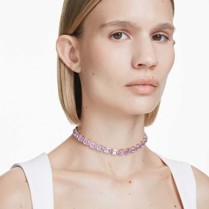 Naszyjnik typu choker z serii Millenia z kryształami o szlifie ośmiokątnym, fioletowy, pozłacany Naszyjnik typu choker z serii Millenia z kryształami o szlifie ośmiokątnym, fioletowy, pozłacany