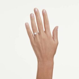 Pierścionek Eternity z diamentami wyhodowanymi w laboratorium o łącznej masie 1 karata, okrągłe, 14-karatowe białe złoto Pierścionek Eternity z diamentami wyhodowanymi w laboratorium o łącznej masie 1 karata, okrągłe, 14-karatowe białe złoto