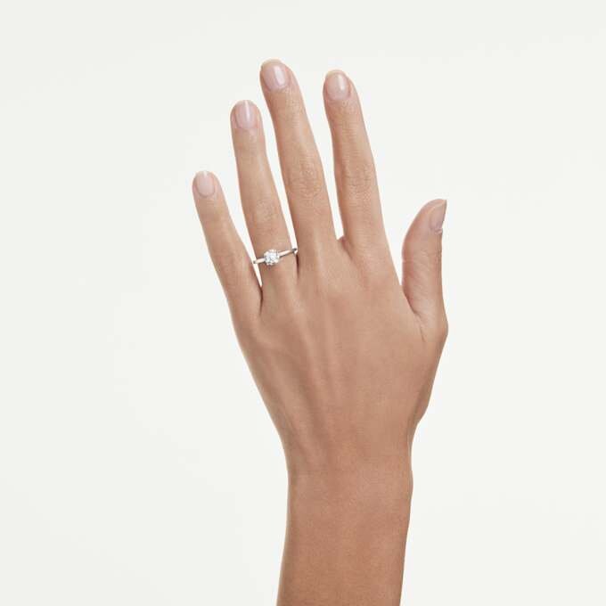 Pierścionek Eternity z diamentami wyhodowanymi w laboratorium o łącznej masie 1 karata, okrągłe, 14-karatowe białe złoto Pierścionek Eternity z diamentami wyhodowanymi w laboratorium o łącznej masie 1 karata, okrągłe, 14-karatowe białe złoto