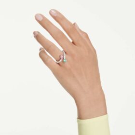 Pierścionek otwarty Ariana Grande X Swarovski z cyrkoniami o różnych szlifach, wielokolorowy, pokryty rodem Pierścionek otwarty Ariana Grande X Swarovski z cyrkoniami o różnych szlifach, wielokolorowy, pokryty rodem