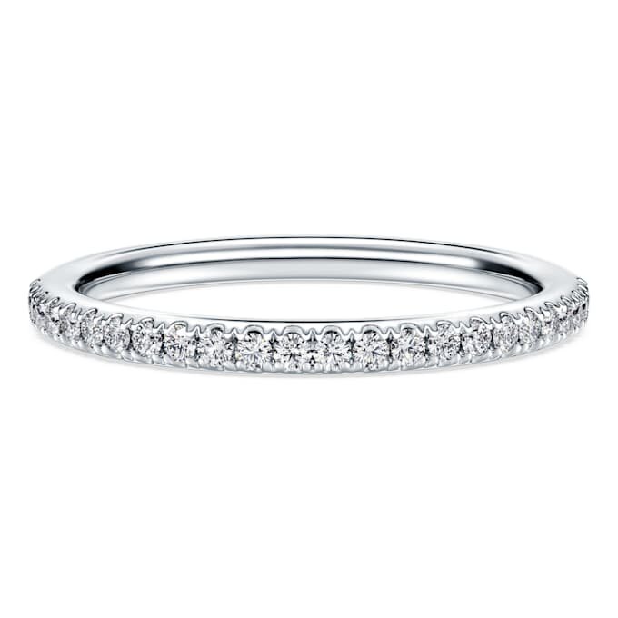 Pierścionek typu „Eternity Band” z diamentami wyhodowanymi w laboratorium o łącznej masie 0,2 karata, okrągłe, 14-karatowe białe złoto Pierścionek typu „Eternity Band” z diamentami wyhodowanymi w laboratorium o łącznej masie 0,2 karata, okrągłe, 14-karatowe białe złoto
