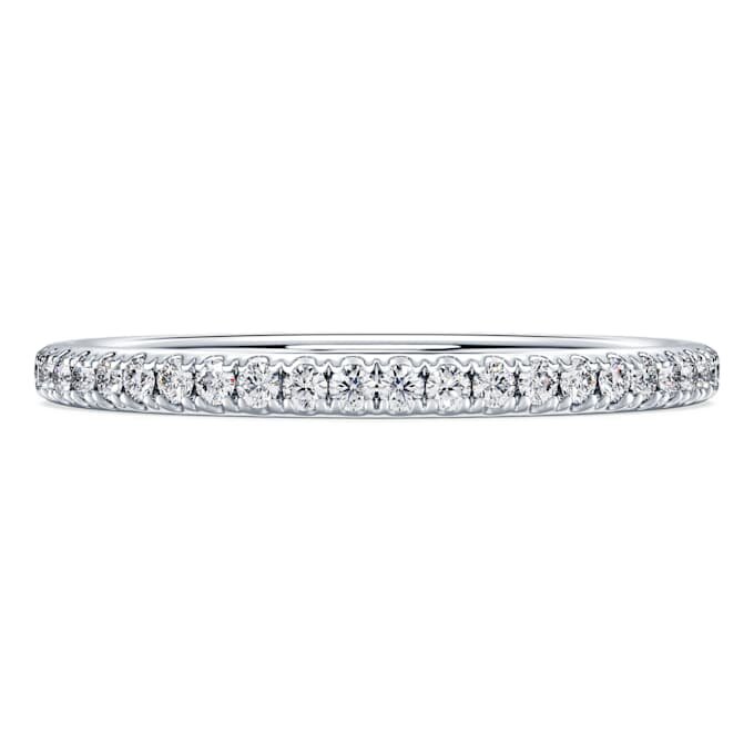Pierścionek typu „Eternity Band” z diamentami wyhodowanymi w laboratorium o łącznej masie 0,2 karata, okrągłe, 14-karatowe białe złoto Pierścionek typu „Eternity Band” z diamentami wyhodowanymi w laboratorium o łącznej masie 0,2 karata, okrągłe, 14-karatowe białe złoto