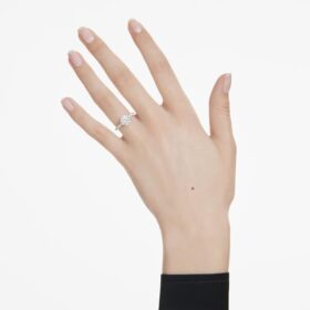 Pierścionek z brylantem typu „Eternity Solitaire” z diamentami wyhodowanymi w laboratorium o łącznej masie 2,2 karata, o okrągłym szlifie, z 14-karatowego białego złota Pierścionek z brylantem typu „Eternity Solitaire” z diamentami wyhodowanymi w laboratorium o łącznej masie 2,2 karata, o okrągłym szlifie, z 14-karatowego białego złota