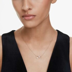Wisiorek Eternity z diamentami wyhodowanymi w laboratorium o łącznej masie 0,35 karata, o różnych kształtach, z 14-karatowego żółtego złota