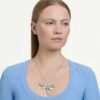 Wisiorek i broszka Ariana Grande X Swarovski z kryształową perłą, mieszane szlify, ważka, biały, pokryty rodem Wisiorek i broszka Ariana Grande X Swarovski z kryształową perłą, mieszane szlify, ważka, biały, pokryty rodem