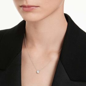 Wisiorek w kształcie ośmiokąta z diamentami wyhodowanymi w laboratorium o łącznej masie 0,5 karata, kształt ośmiokąta, 14-karatowe białe złoto