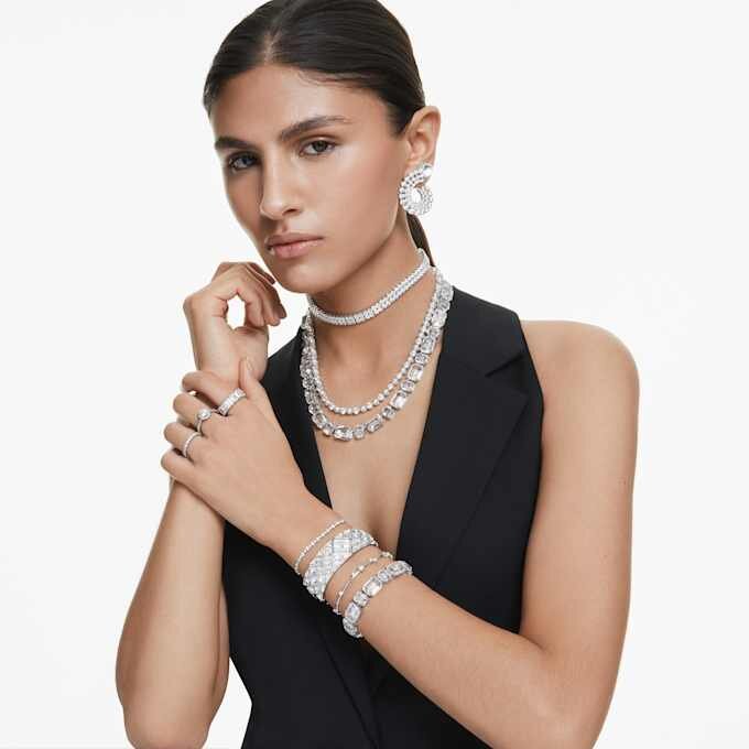 Zegarek Curiosa w stylu bransoletki z kryształami, w odcieniu srebra, ze stali nierdzewnej Zegarek Curiosa w stylu bransoletki z kryształami, w odcieniu srebra, ze stali nierdzewnej