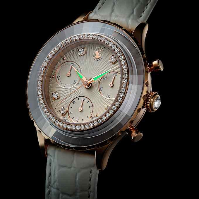 Zegarek Octea Chrono Swiss Made, skórzany pasek, biały, wykończenie w odcieniu różowego złota Zegarek Octea Chrono Swiss Made, skórzany pasek, biały, wykończenie w odcieniu różowego złota